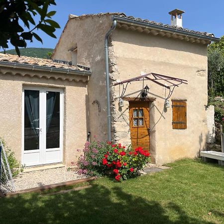 Cabanon Entoure De Montagnes Et D'Oliviers Villa Nyons Exterior foto