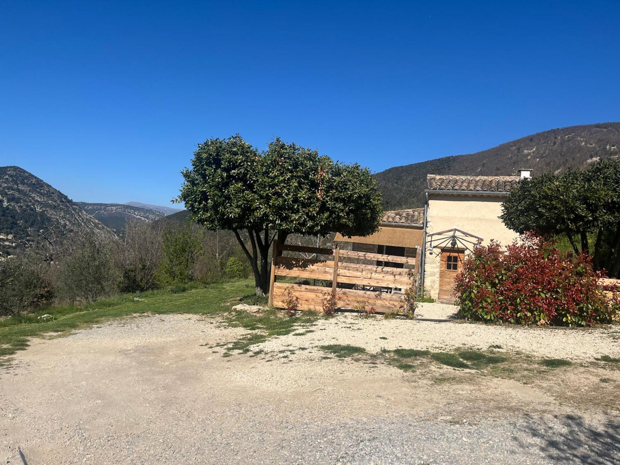 Cabanon Entoure De Montagnes Et D'Oliviers Villa Nyons Exterior foto