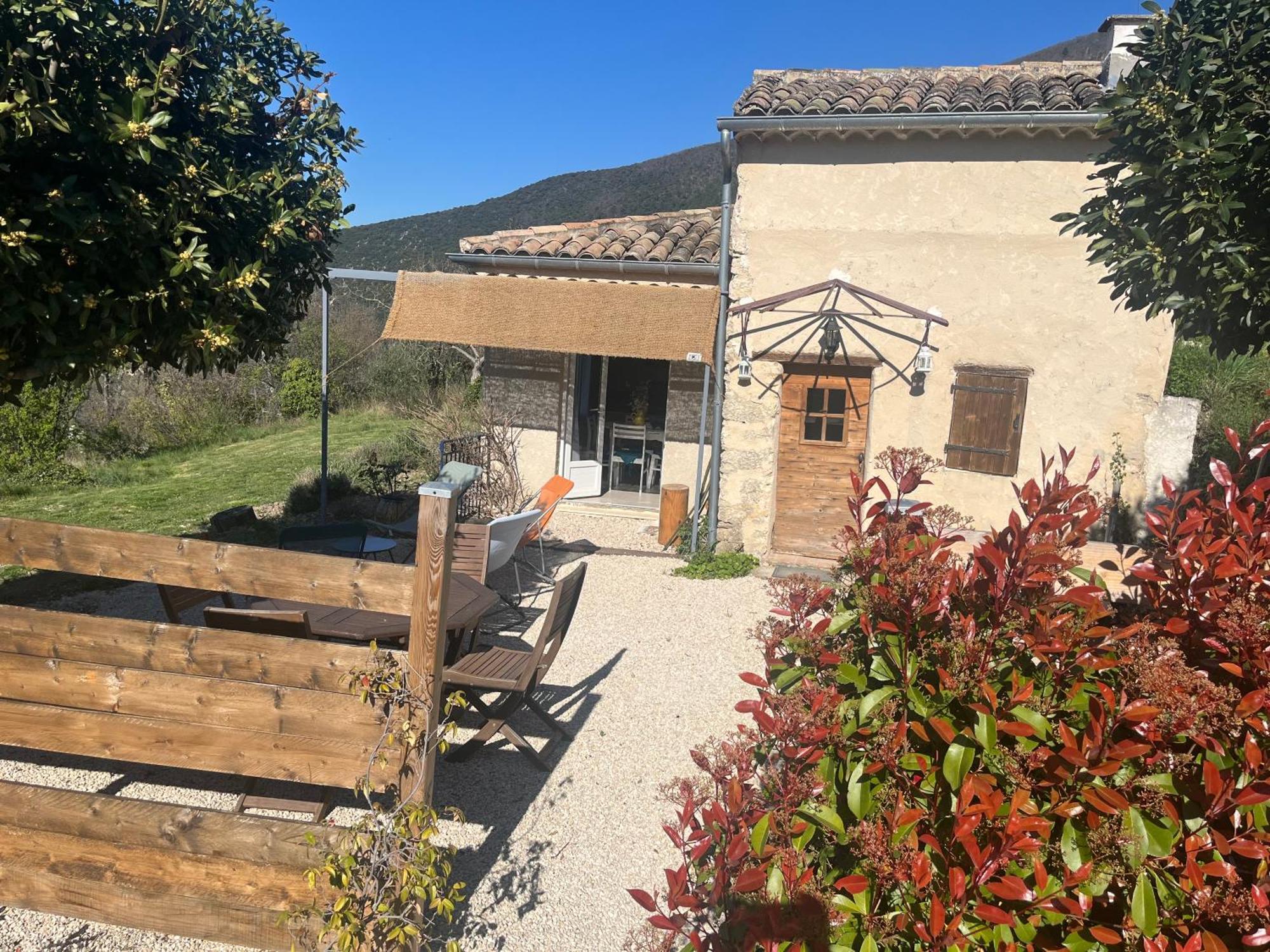Cabanon Entoure De Montagnes Et D'Oliviers Villa Nyons Exterior foto