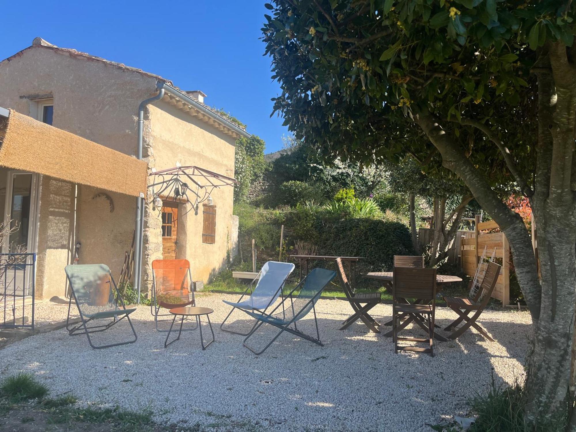 Cabanon Entoure De Montagnes Et D'Oliviers Villa Nyons Exterior foto